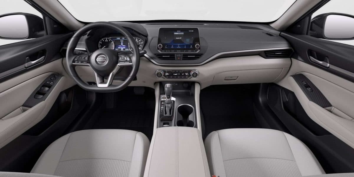 Dashboard with gages and airbag, used, Nissan Altima
